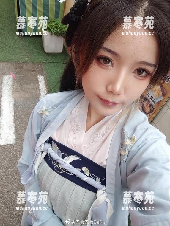 巴鲁巴鲁BaRu 巴鲁巴鲁BaRu这张最新比基尼照片,背影杀手又来了,哎呦!