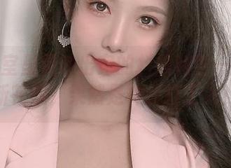 在办公室里灵魂出窍的抖娘利世—图库最新花絮，果然是神仙打工人！