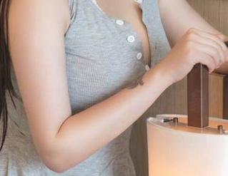 推女神 – 不一样的吊带，宋梓诺Bee的精选写真，颠覆你的想象？