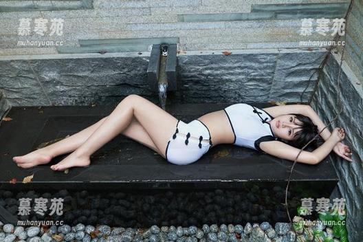 推女郎-潘娇娇 推女郎 - 潘娇娇泳池写真,高清如鲜花绽放,水光潋滟是一切的调味剂
