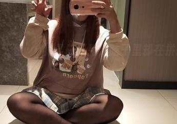 看无颜小天使wy的黑白作品，脑子里却在拼接五颜六色