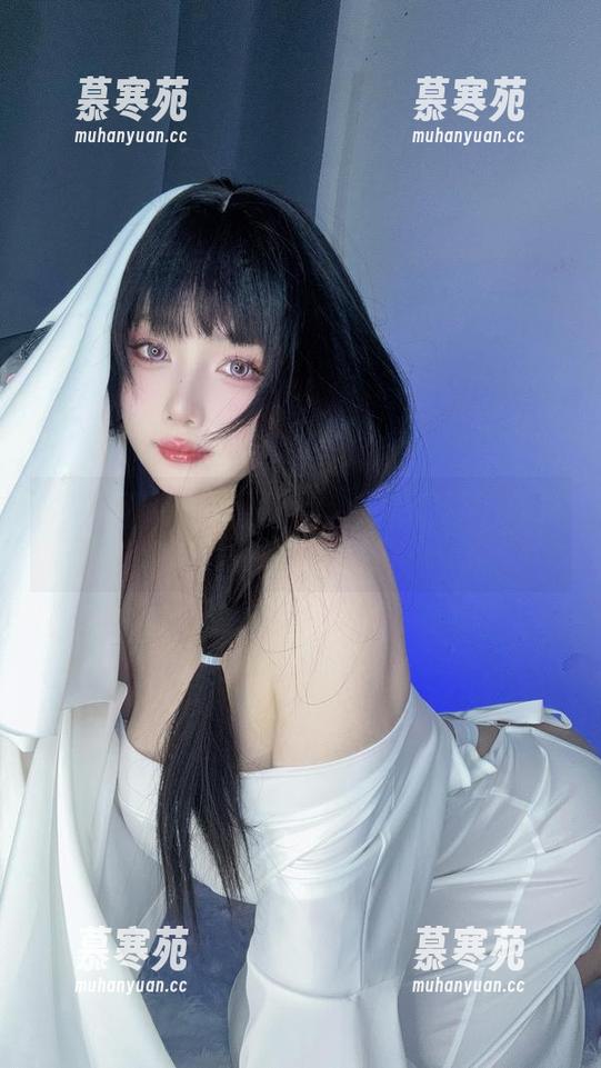 末夜787化身五月舰长：这是COS，还是资源的时光隧道？