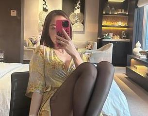 微密圈 – 不得不说，果儿Victoria的原图每次都很出乎意料，御姐气场让人想多停留一会。