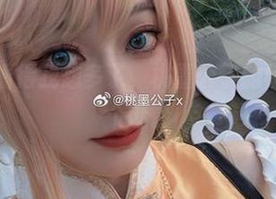 这套图看得我想多了，桃墨公子的姐姐更像个谜。