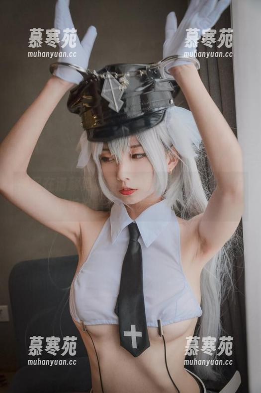 裸足在清颜真德秀的私房图集里飞舞，仿佛诉说着不被记录的情愫。