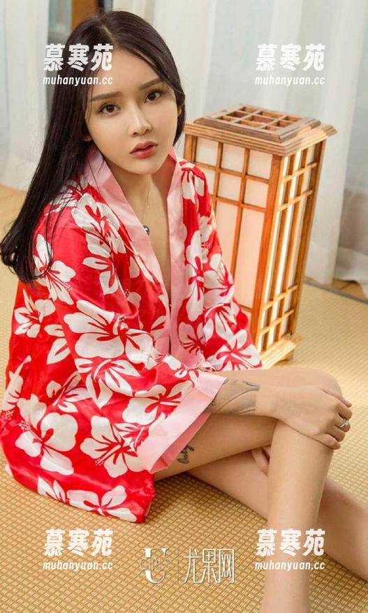 爱尤物-惠惠子 爱尤物 - 原图?惠惠子穿着礼服,像是走出了少女心的梦。