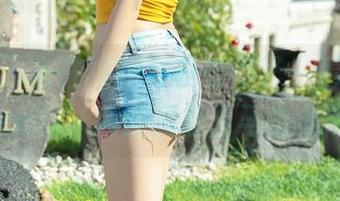 爱蜜社 – 有些福利真是受不了，看张思允Nice的泳装照就想立马去海边。