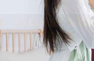 物恋传媒 – 这张佳琪的红裙原图，我只想一遍遍下载重温。