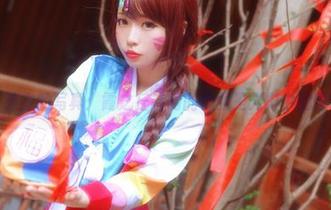 白易子教主的写真：霞之丘诗羽的优雅是光影中的悸动吗？