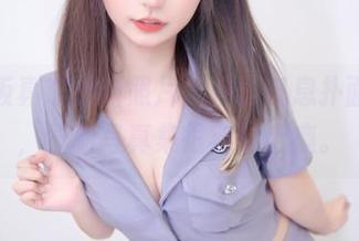 神乐坂真东的新照片，校园气息扑面而来，最新写真集很容易上瘾。