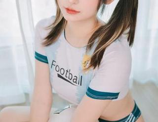 又一张神乐坂真冬的修女写真，下载后请自行消化这些禁忌之美