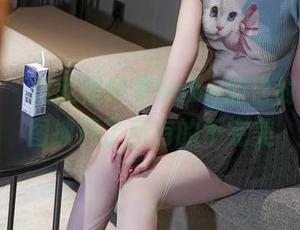 秀人网 – 这就是M梦baby的白衬衫：原图摊开了所有的不完美