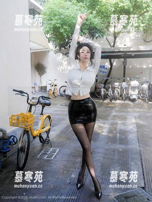 秀人网 - 无形中牵动心弦，丹妮Danny眼镜壁纸大集合