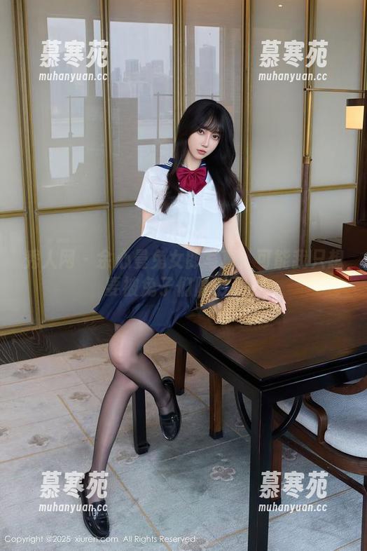 秀人网 - 余心曼兔女郎写真：可能我只想要被兔子们隐形了！