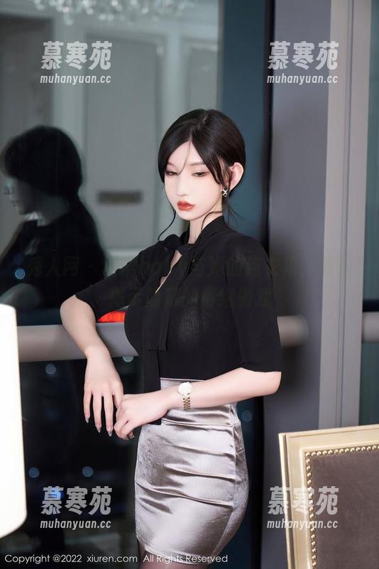 秀人网-夏瑶baby 秀人网 - 夏瑶baby与她的连衣裙:原图揭示隐藏的情绪游戏