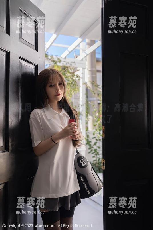 秀人网-小沫琳 秀人网 - 发现短裙中的小沫琳:高清合集,盯着裙摆发呆好久了