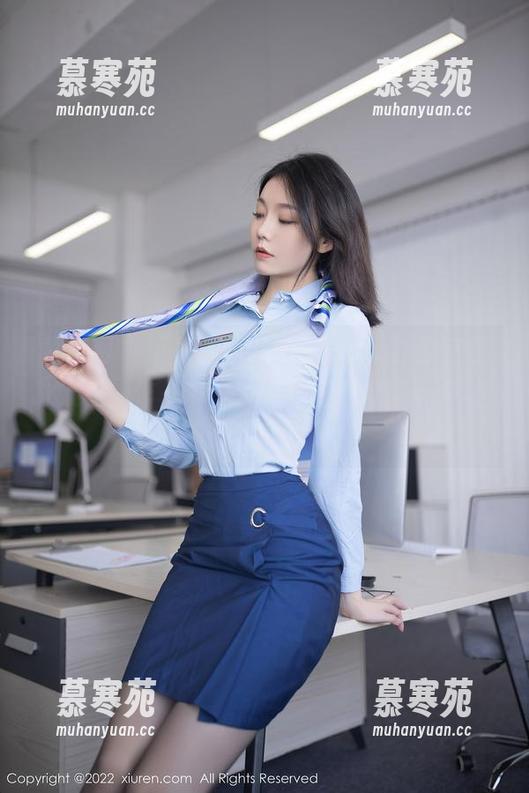 秀人网-晚苏susu 秀人网 - 不一样的晚苏susu,办公室里的浪漫–作品分享,管他工作与否,先上个图!
