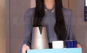 秀人网 – 果儿的镂空游戏：私拍美图大公开！
