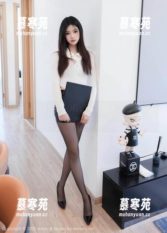 秀人网 - 在楚恬Olivia的浴室里，图库分享就像一场无法抗拒的邀约。