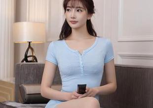 秀人网 – 陈以二的纯白暴击：原图清新如晨露，套图却让我想起了琳琅满目的白色衣柜！
