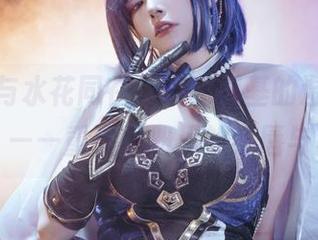 “光线与水花同在，秋和柯基的湿漉漉索引”——重温图册里的红唇与白泡