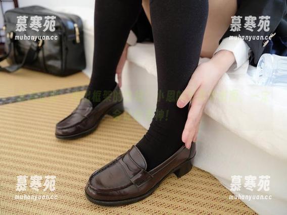 紧急企划-小恩 紧急企划 - 跳出框架的白裙:小恩的写真集资源,一定会让你走神!