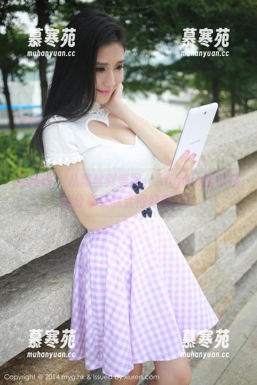 美媛馆 - 从黑丝到美图，Angela喜欢猫的分享让我变得好奇了！