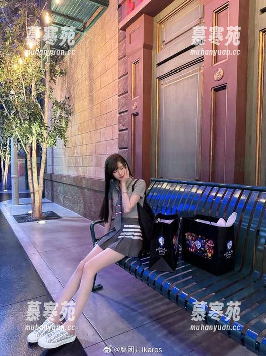 一言不合就来“学姐”，腐团儿Ikaros的私拍图包隐藏了几分火花？