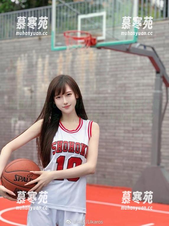 腐团儿Ikaros的旗袍，不仅仅是服装！高清之下，更多感官在呼唤，可以下载吗？