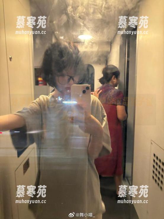 舞小喵 分享舞小喵棉袜图集,看我如何用袜子征服你的心!