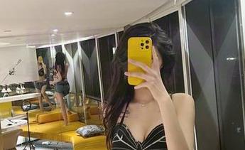 微密圈 – 葛征的连体衣套图更新，切记：穿上后，身边的小狗可能会不经意多看几眼哦！