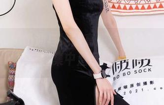 袜啵啵 – 奶油与她的高跟凉鞋：无圣光的日常，图集中潜藏的“美”。
