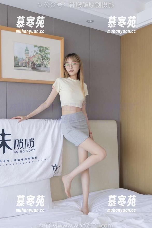袜啵啵 - 小甜豆在图库中的“丝袜哲学”——谁说鞋不配裸足？