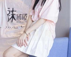 袜啵啵 – 熊熊的最新图集来扫盲，裤里丝修炼成功了吗？