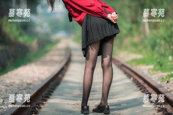 西瓜少女 原图+全套,西瓜少女的“清凉一夏”:心随夏日游荡的画面像是动态的风景。