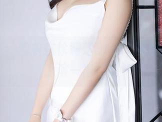 语画界 – 内衣在徐莉芝Booty图包里开会上演一出好戏