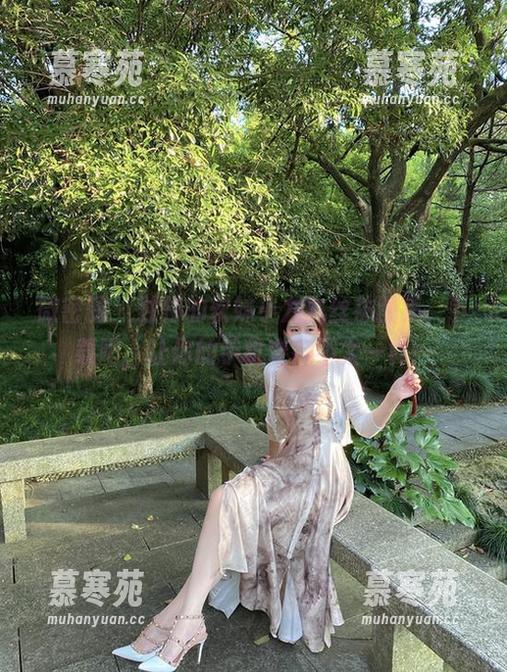 微密圈 - 独特的软妹小九九丝袜图集，下载吧，让你的手机变得不太一样！