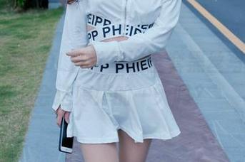 魔镜街拍 – OL日常里的全套黑丝写真，你会选婷婷的一天吗？