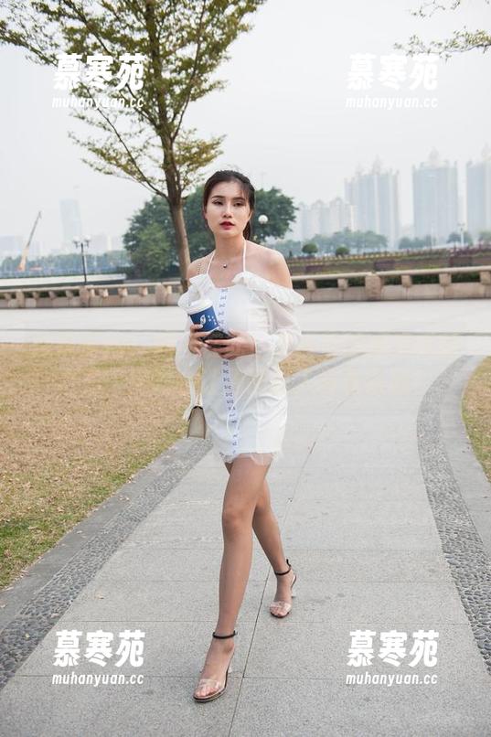 魔镜街拍-艾小青 魔镜街拍 - 原图在此!艾小青的旗袍街拍合集,绝对会让周围路人多看两眼!